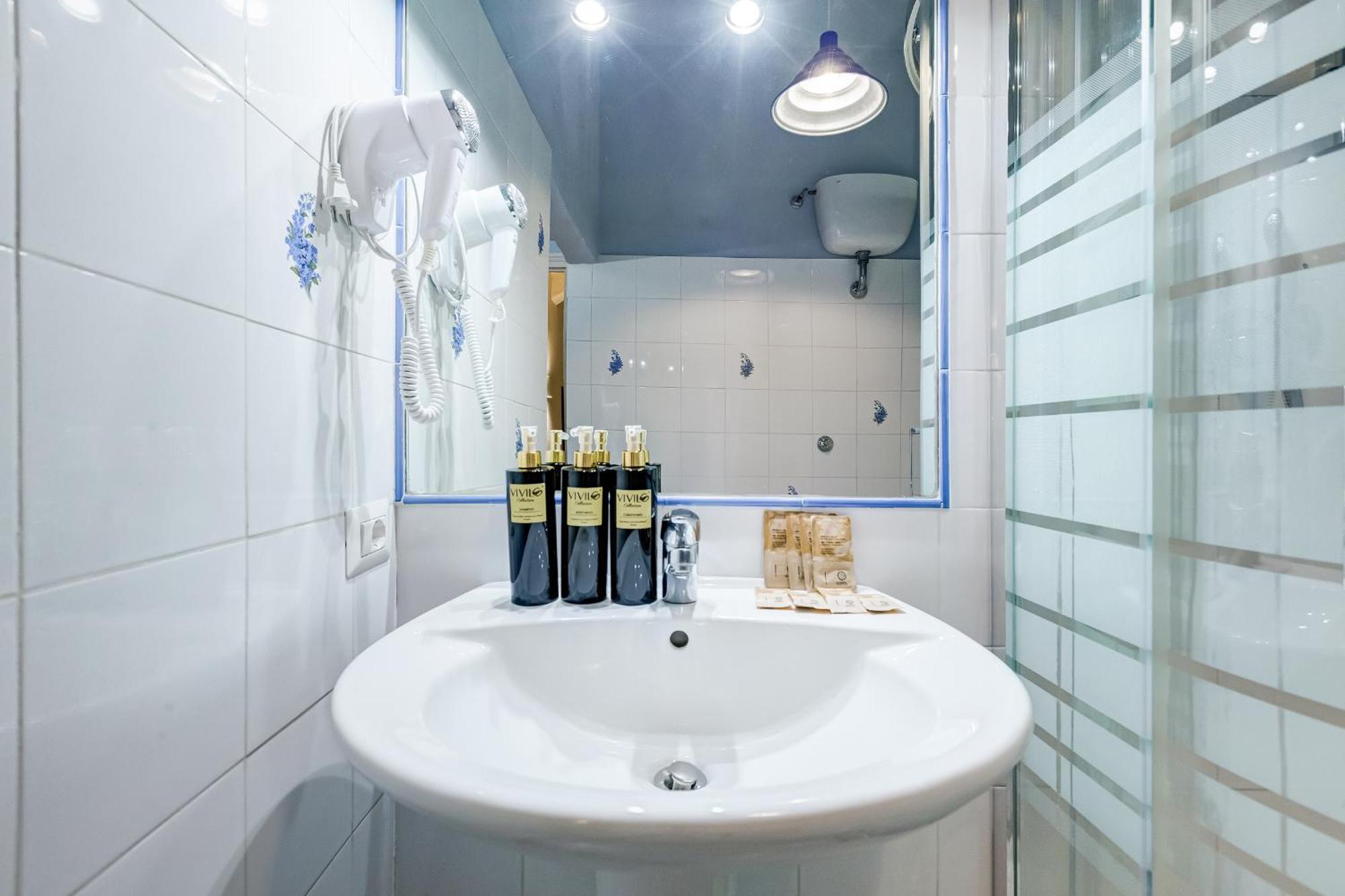 Vivilo Collection - San Vito View Apartment - 3 Bdr 2 Baths Rome Exterior photo